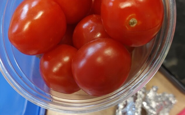Pomidory w misce.